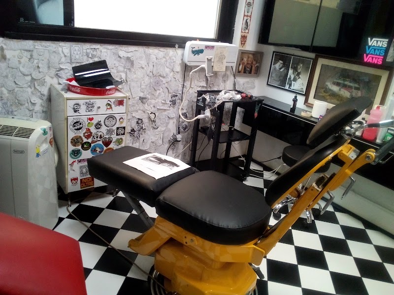 Ink Jet Tattoo — estetista a Roma