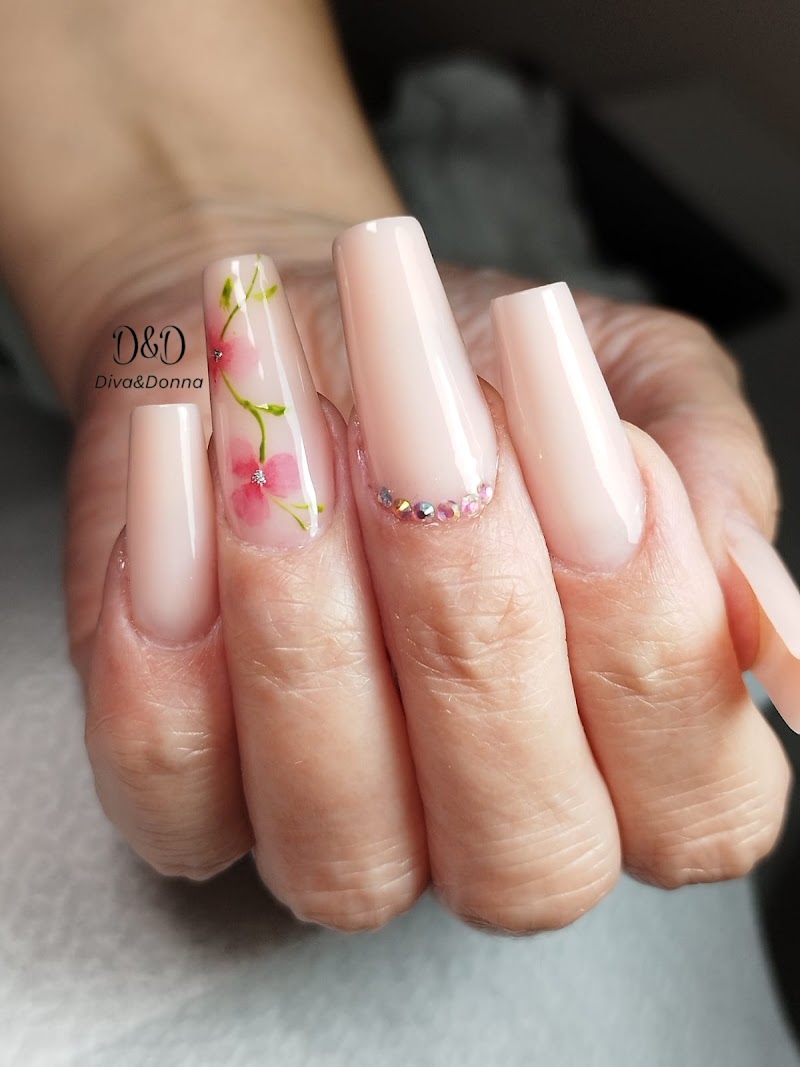 Diva&Donna Nails Make-up & Beauty — estetista a Salerno