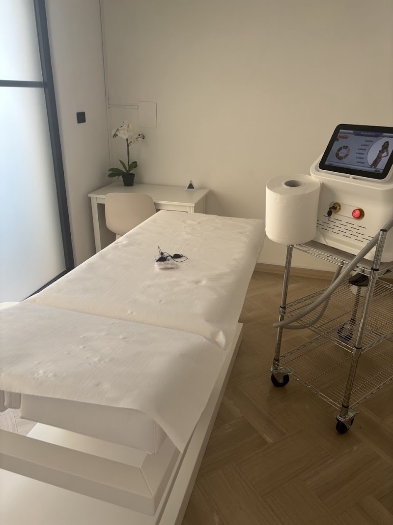 Essential Brindisi - Depilazione Laser — estetista a Brindisi