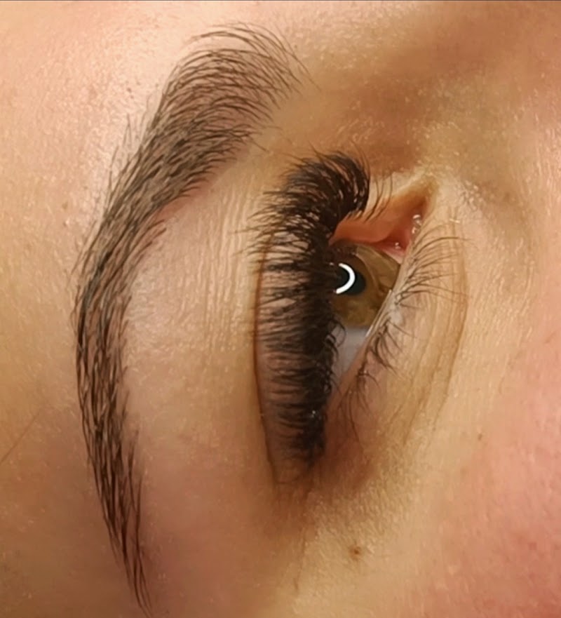 Carmela Lash & Nails — estetista a Brindisi