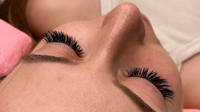 BG Lashes&Nails — estetista a Roma