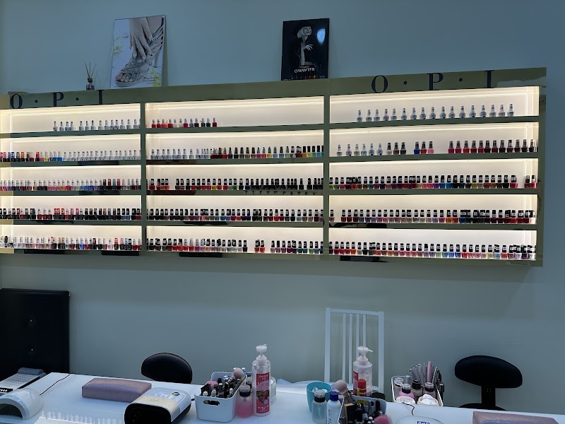 Dif Nail Spa — estetista a Milano