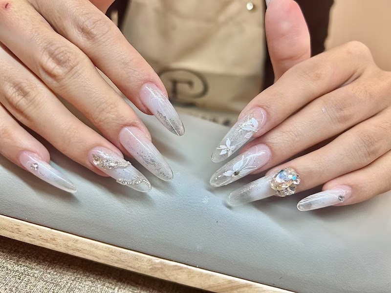 Luna Nails — estetista a Bergamo