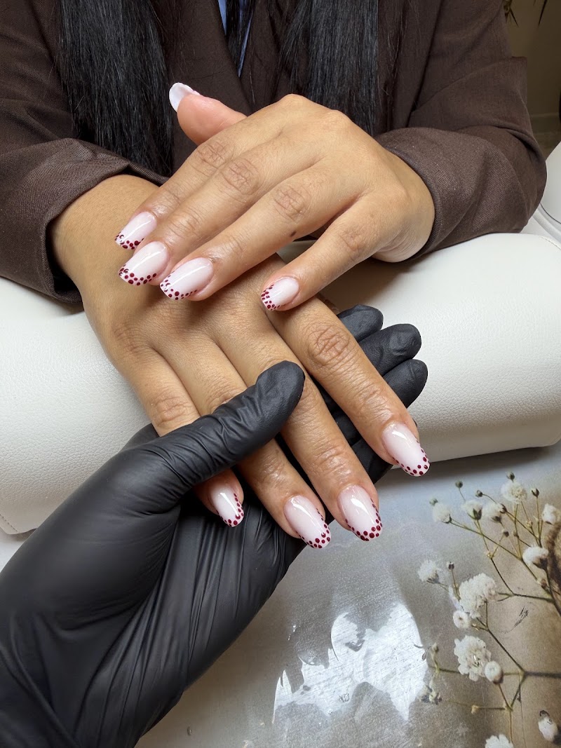 Benia Nails — estetista a Milano