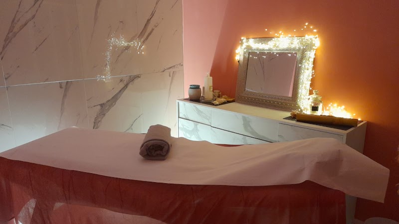 Esotic Nails — estetista a Aprilia