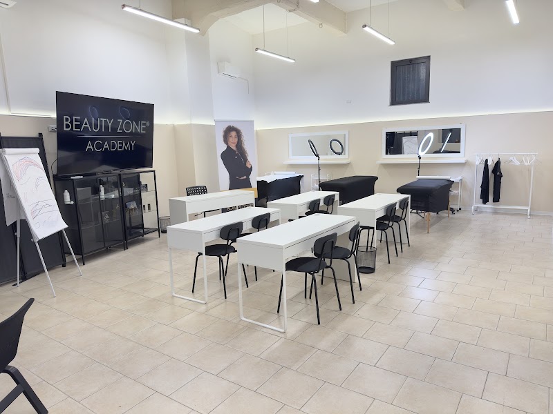Beauty Zone Academy — estetista a Acireale