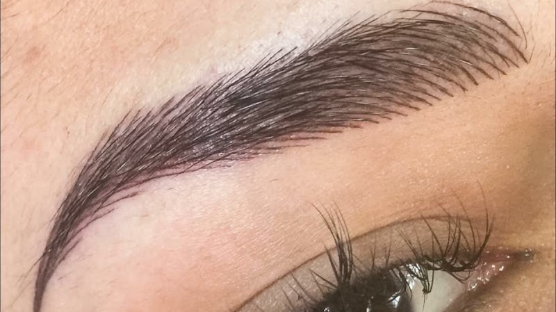 Trucco Permanente Napoli Laura Iermani — estetista a Napoli