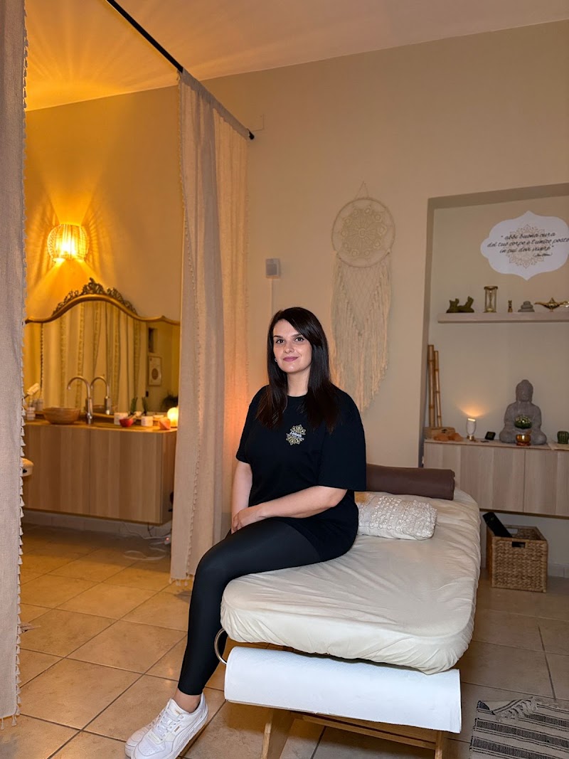 Estesia Massaggi - Benessere - Formazione — estetista a Taranto