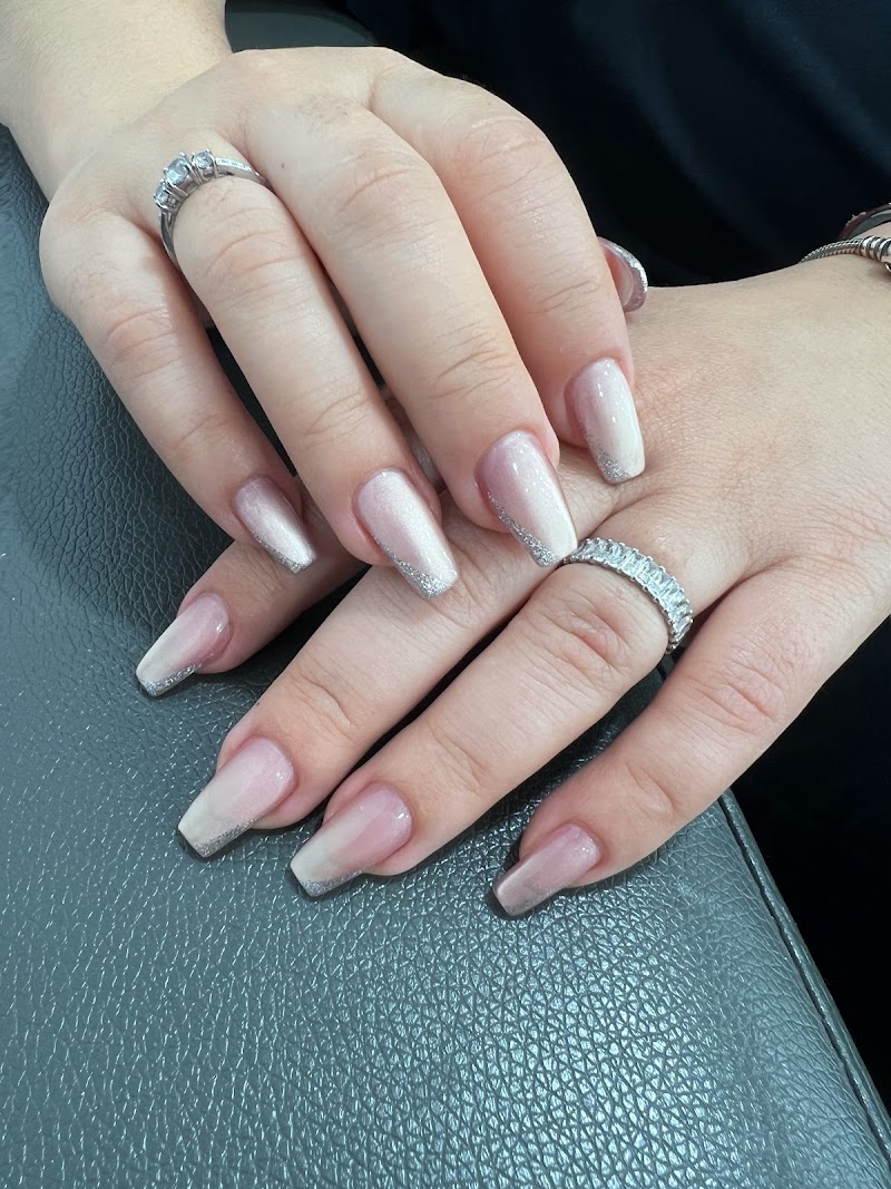 Yaya Nail Spa — estetista a Brescia