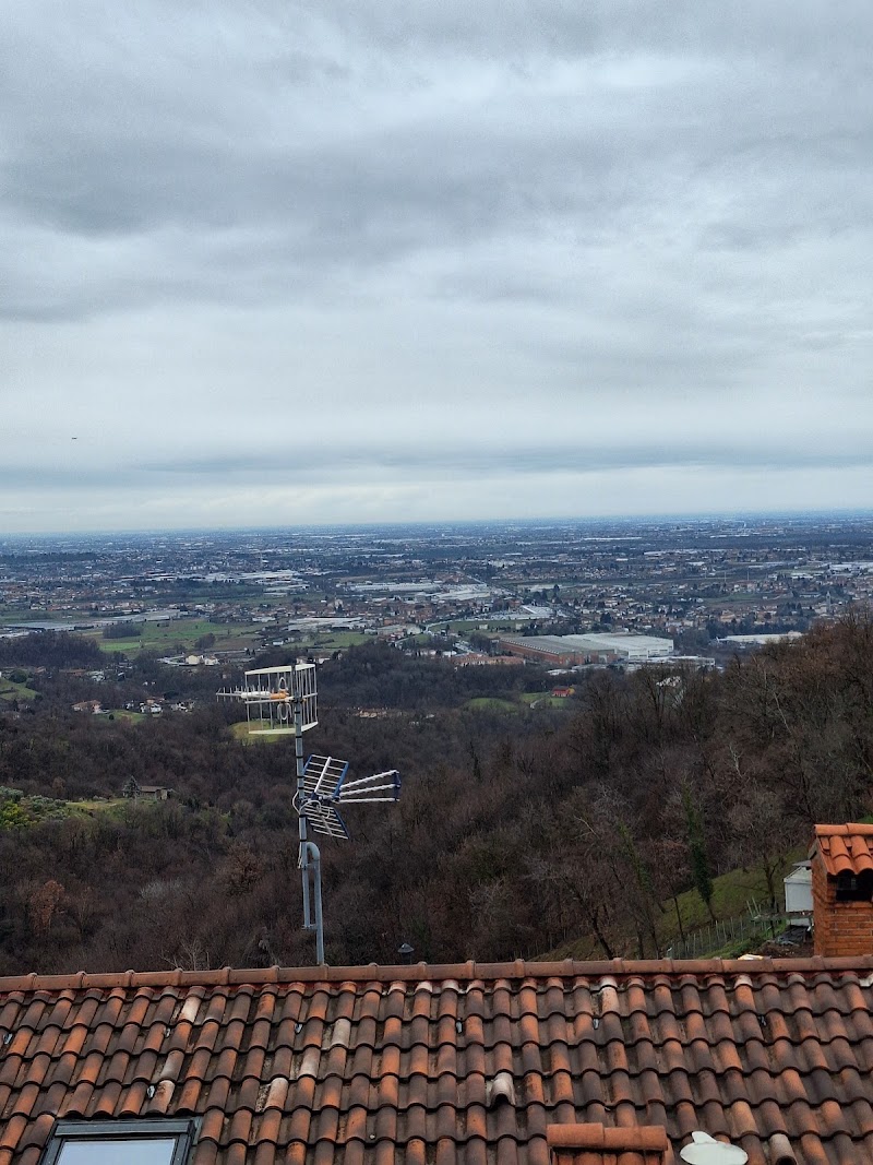 Massaggi + Di Li Chunying — estetista a Bergamo