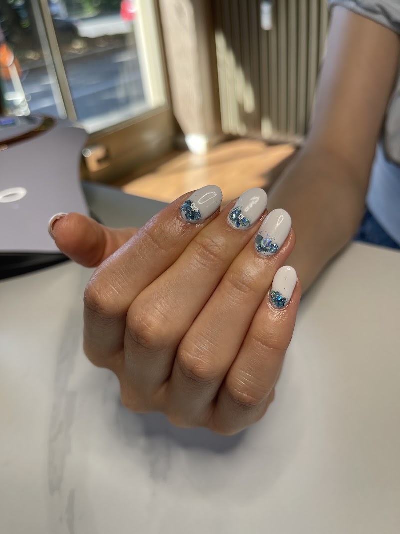 Beauwave Nail atelier & Solarium — estetista a Crema