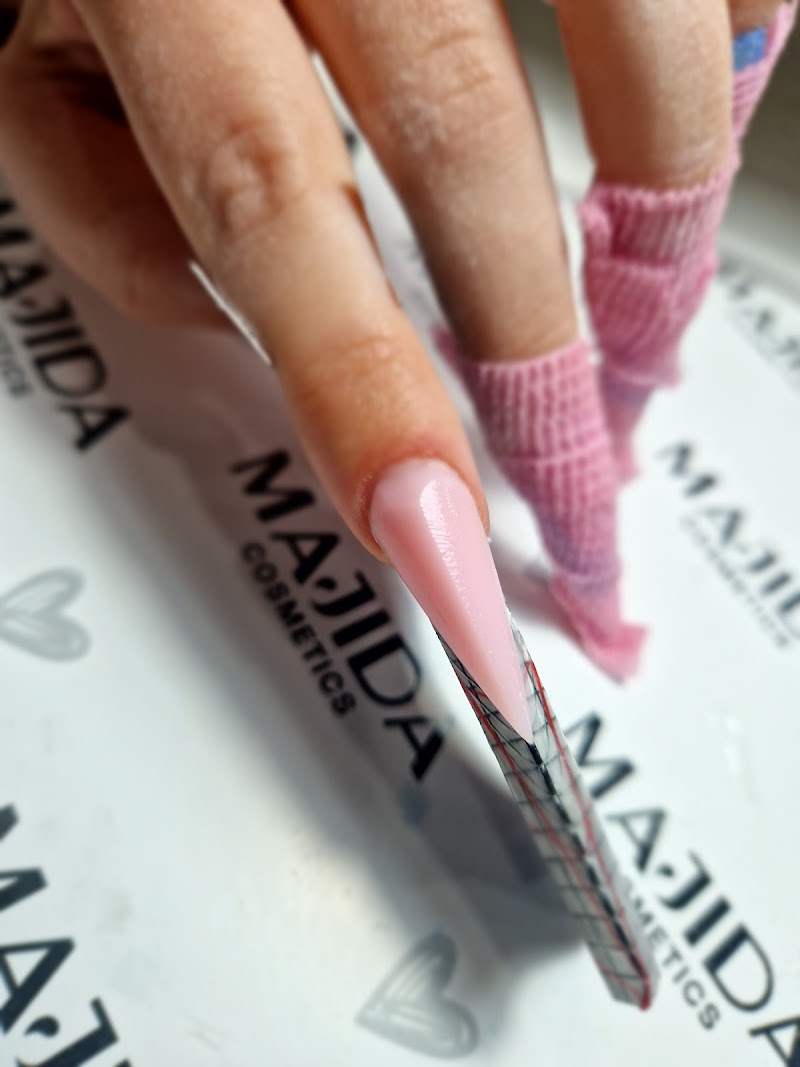 Federica Nail Center — estetista a Latina