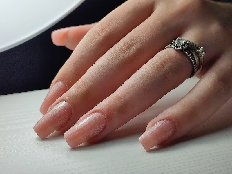 AG Nail Studio — estetista a Brindisi