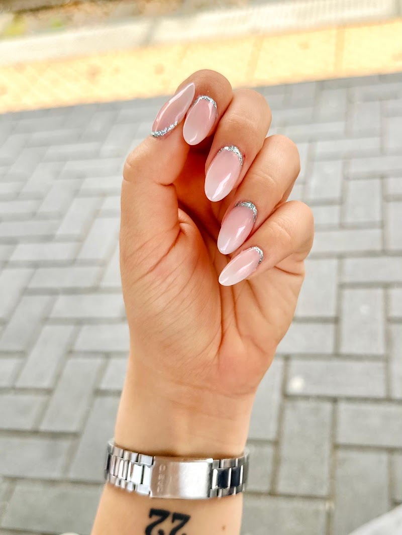 Ivanails di Ivana Cirillo — estetista a Cesano Boscone