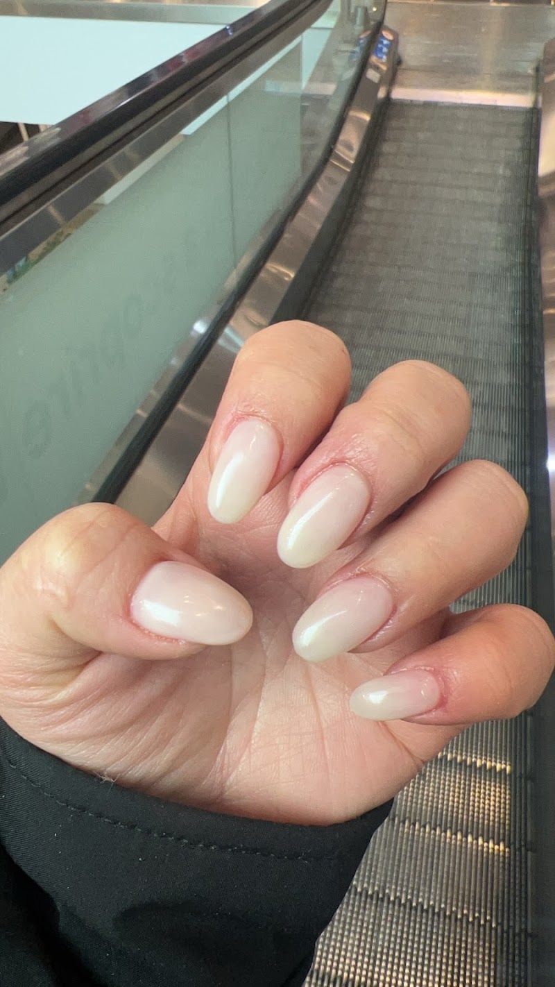 Regina nail — estetista a Cinisello Balsamo