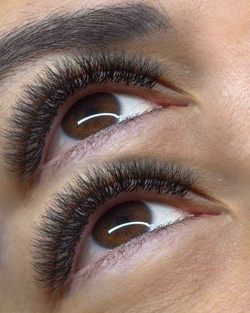 Lash By Jasminne — estetista a Guidonia Montecelio