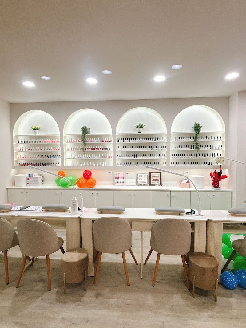 Gioia 's nail spa 2 — estetista a Como