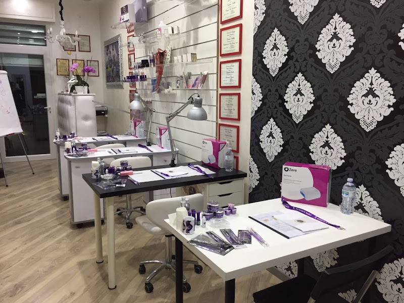 Nicole Nails di Grigoras Nicoleta — estetista a Anzio