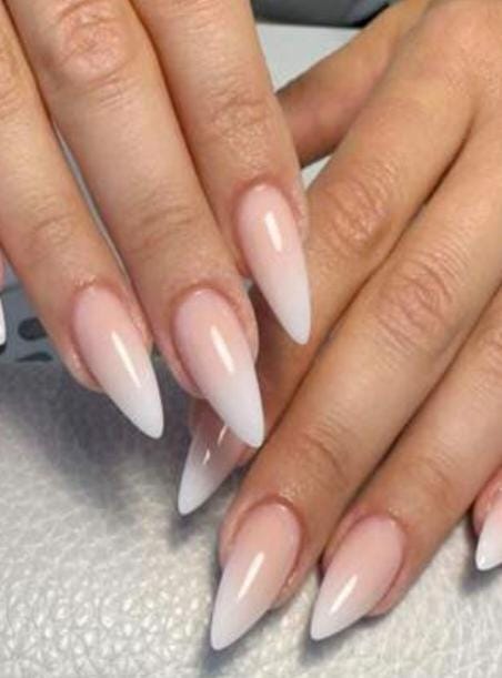 Nails by Aleksandra — estetista a Brindisi