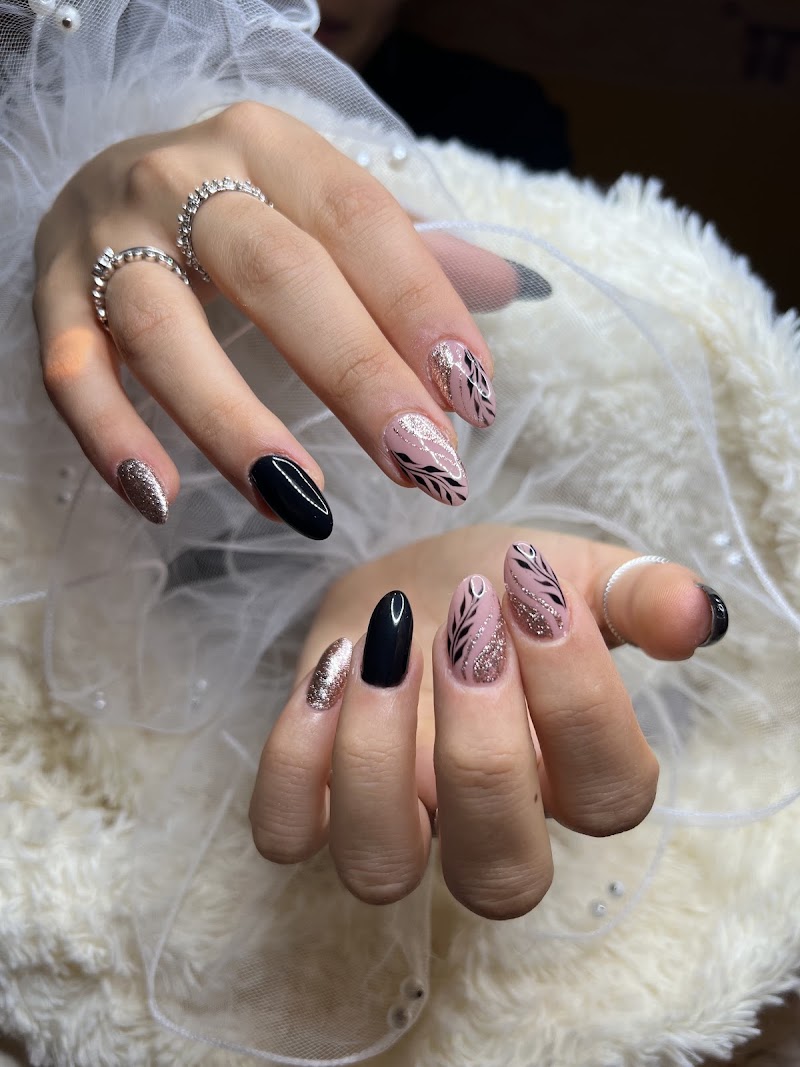 Martina Nails and pmu — estetista a Roma