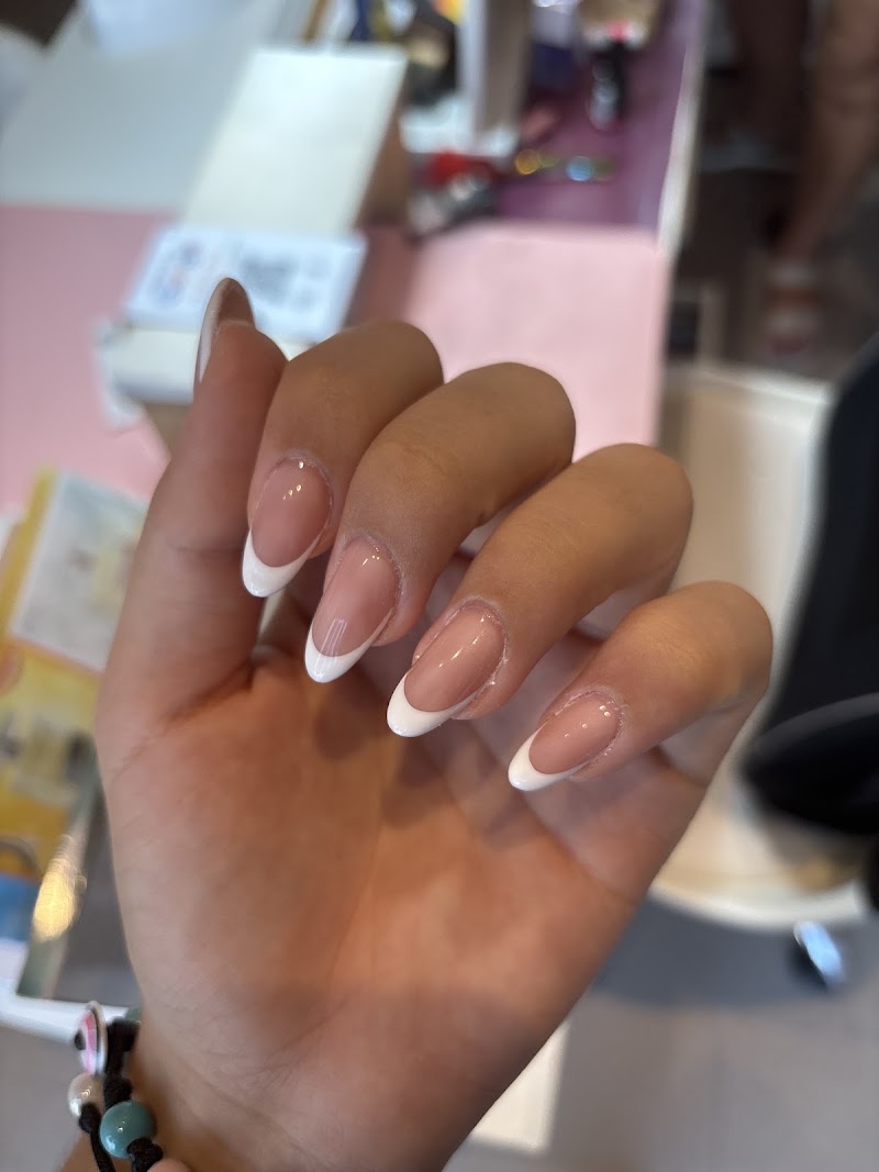 Alenails&Beauty — estetista a Sant'Anastasia