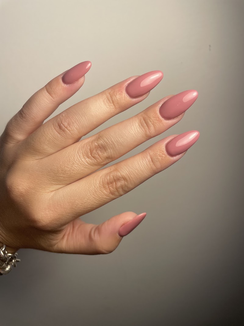 Layla Nails Roma — estetista a Roma