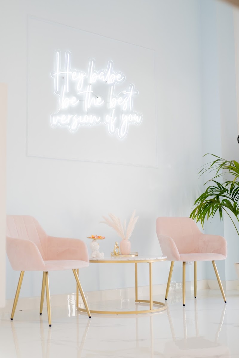 Glow up lash & nail studio — estetista a Roma