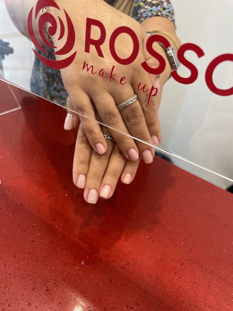 Rosso Make Up — estetista a Cervinara