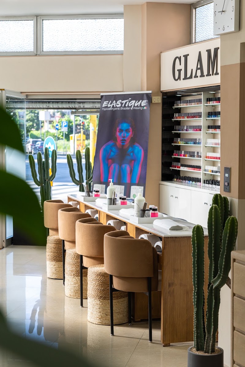 Glam Nails & Beauty — estetista a Milano