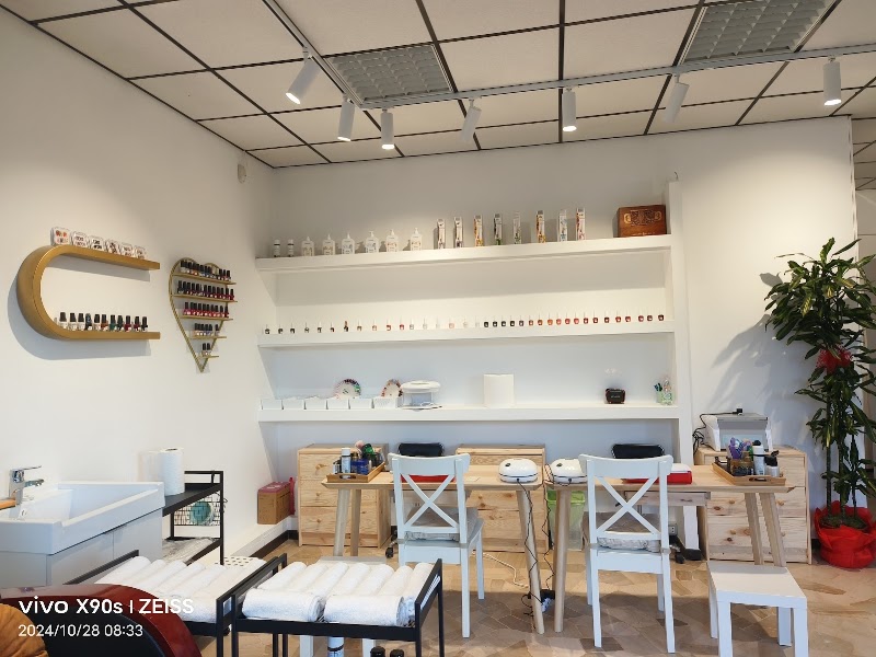 37 gradi — estetista a Seveso