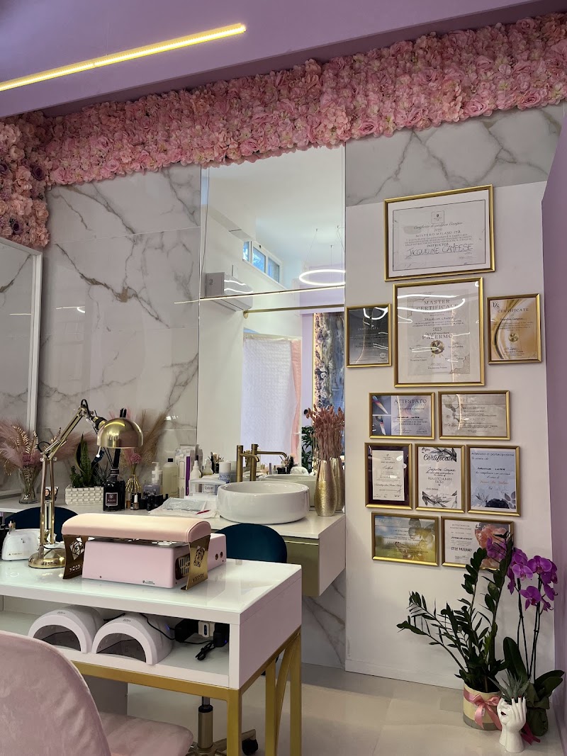 Jaqueline Art & Beauty — estetista a Bari
