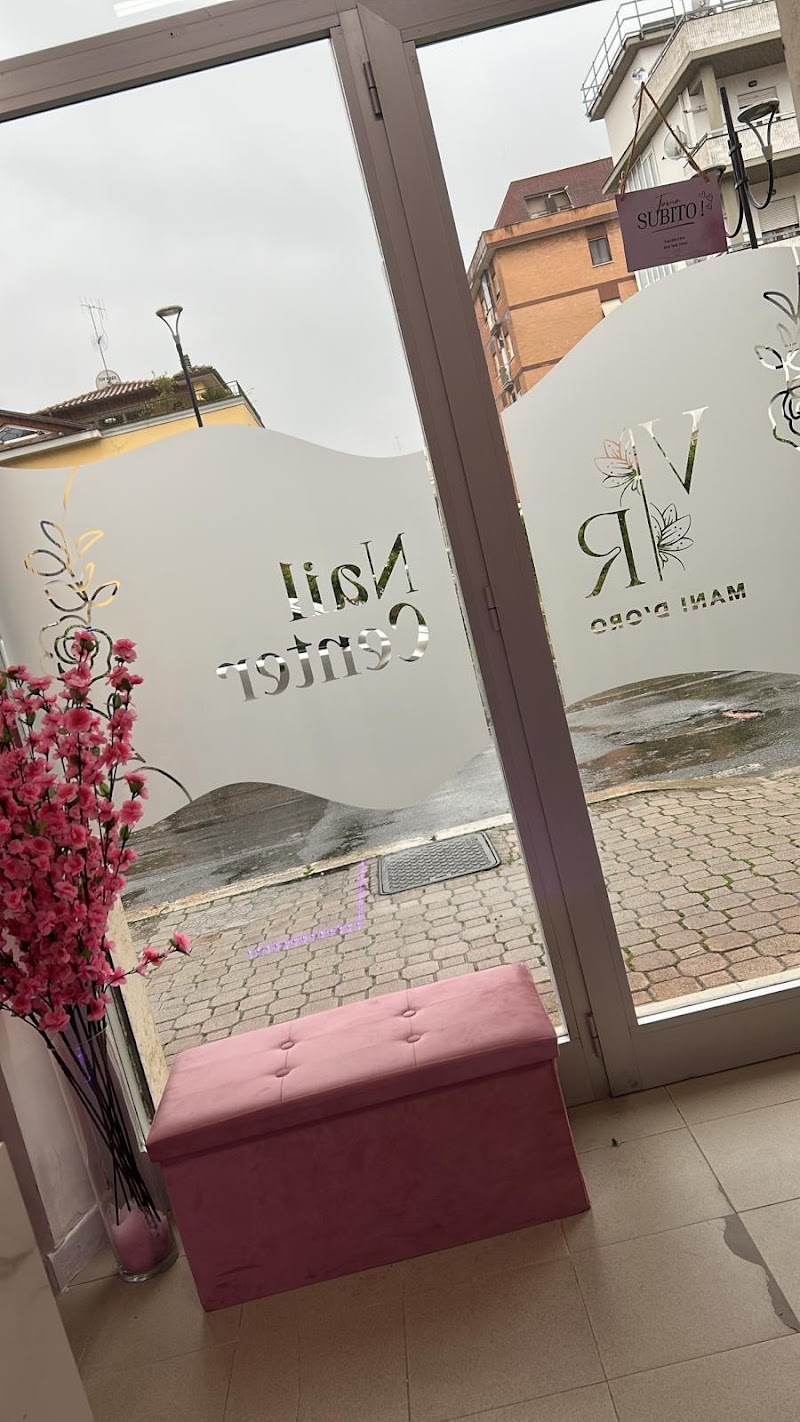 Mani D'Oro Nail Center — estetista a Aprilia