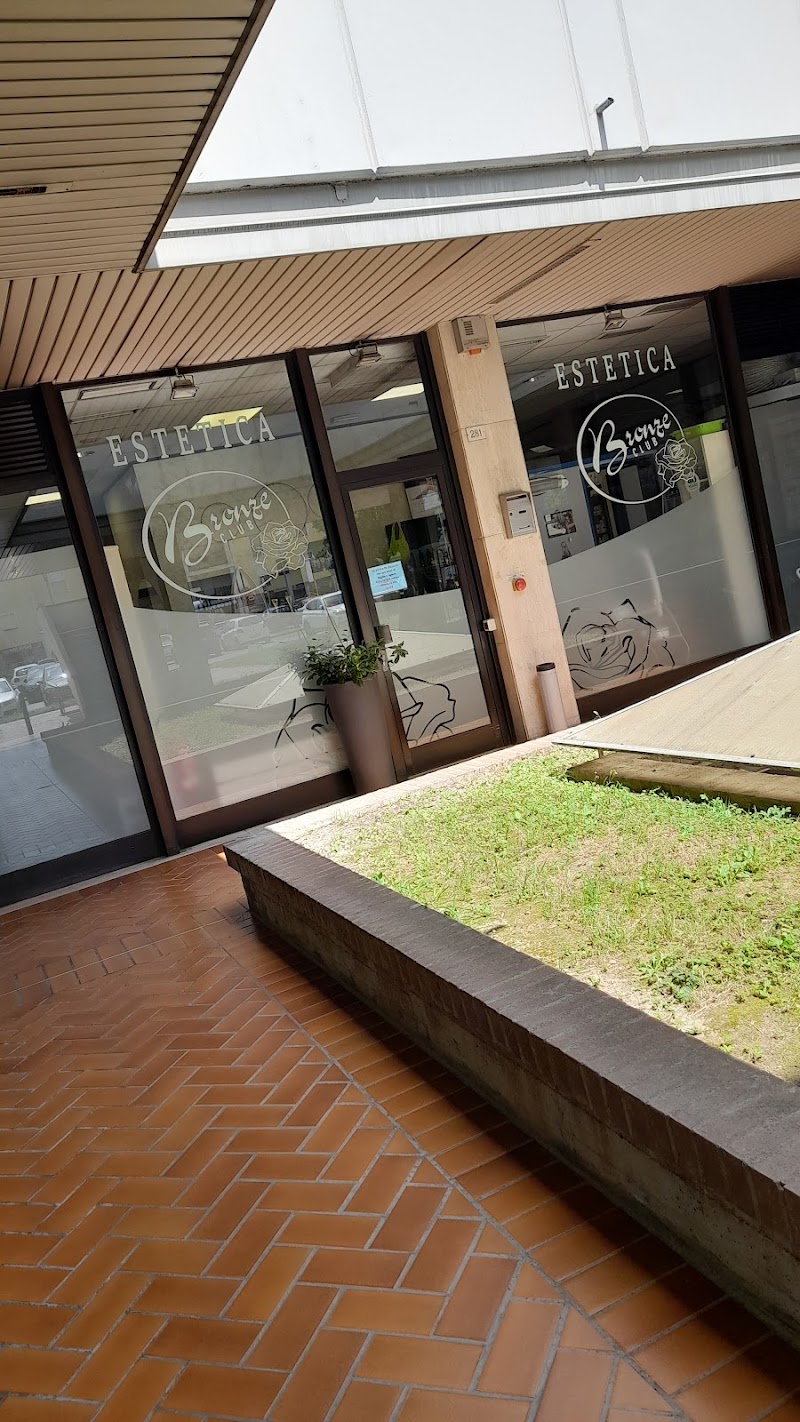 Bronze Club Roncadelle Sole 2000 DI Navarro M. — estetista a Brescia