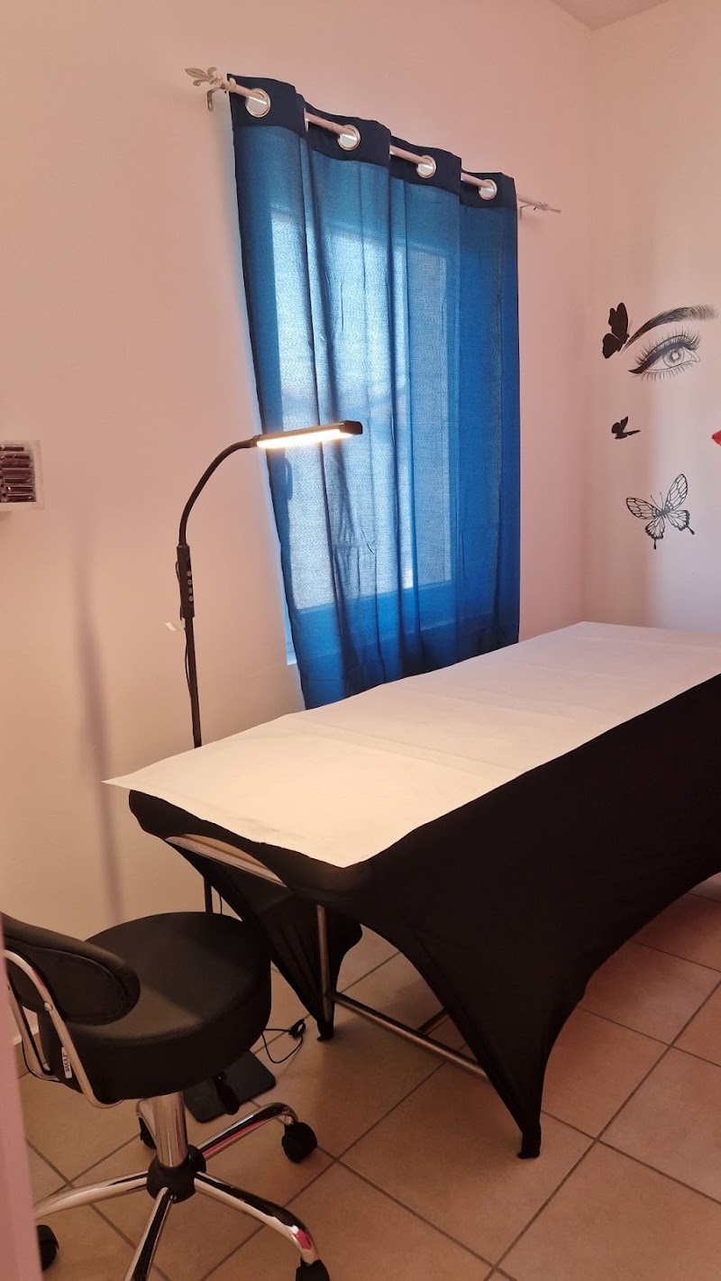 Ramona Extension Ciglia — estetista a Brescia