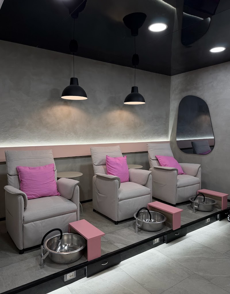 A.ni nail the edge — estetista a Milano