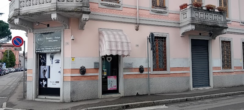Violet- Estetica Olistica Di Mingardo Fiorenza — estetista a Busto Arsizio