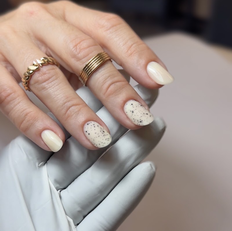 Nail Space Myra — estetista a Roma