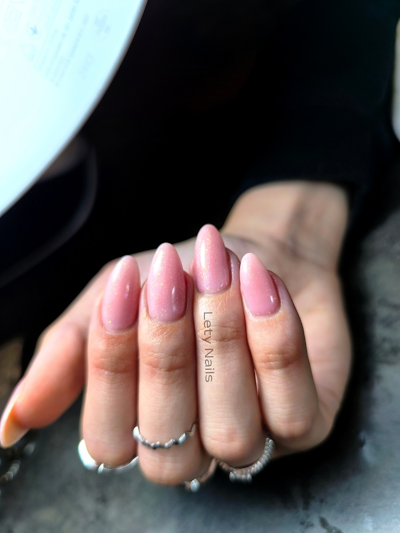 Lety Nails — estetista a Colleferro