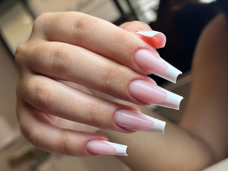 Soft Nails Studio - Crema — estetista a Crema