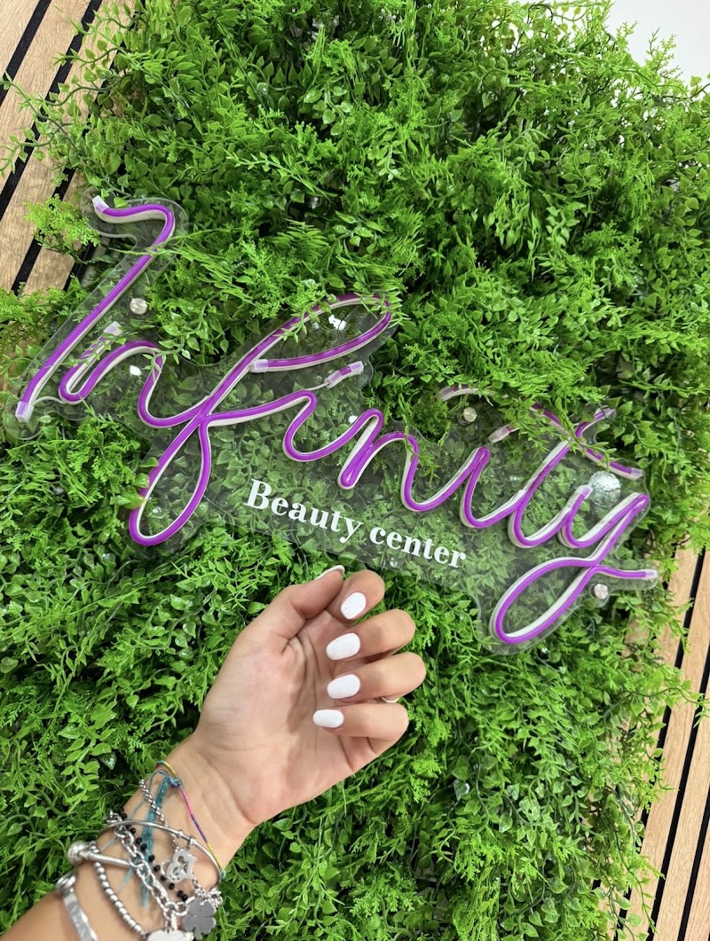 Infinity Beauty Center Di Sabrina Rienzo — estetista a Teverola