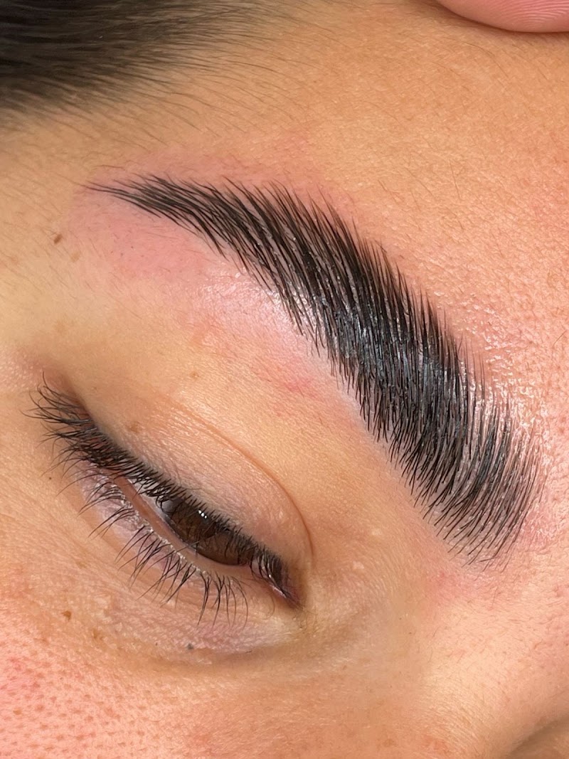 Andrea Di Pasquale - Lashmaker — estetista a Viterbo