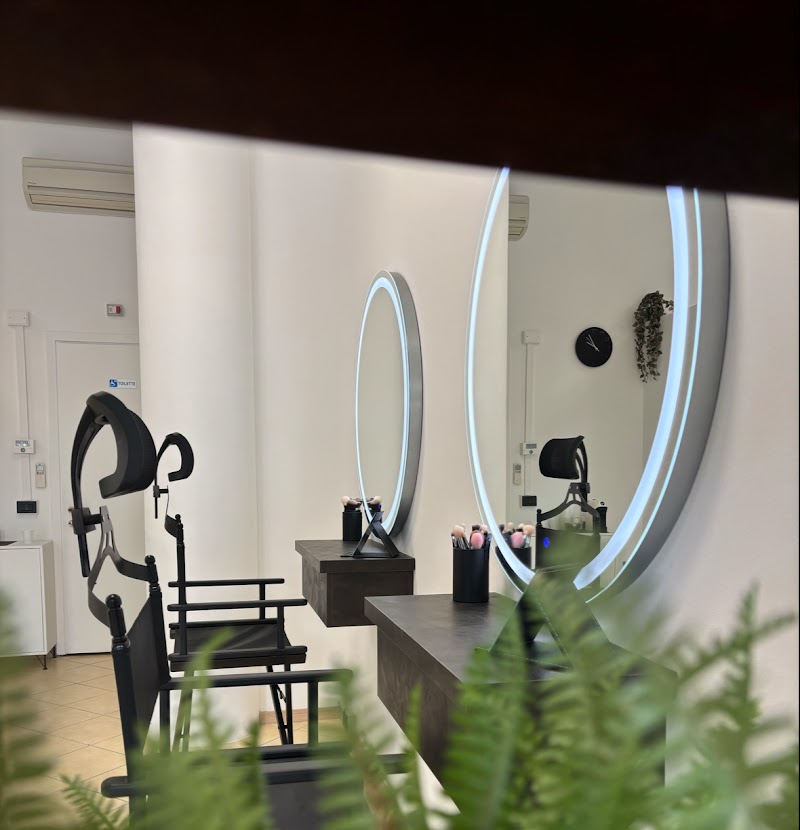Emma make up and brow studio — estetista a Brescia