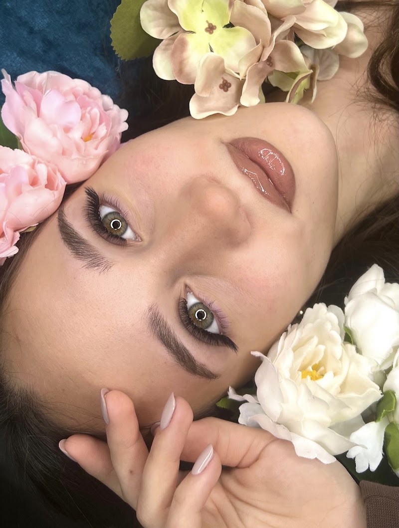 Estetique 31 Make Up e Extension Ciglia — estetista a Catania