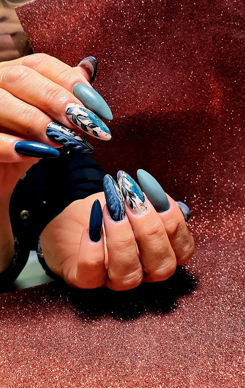 Mani Mania Di Parente Daniela — estetista a Cassino